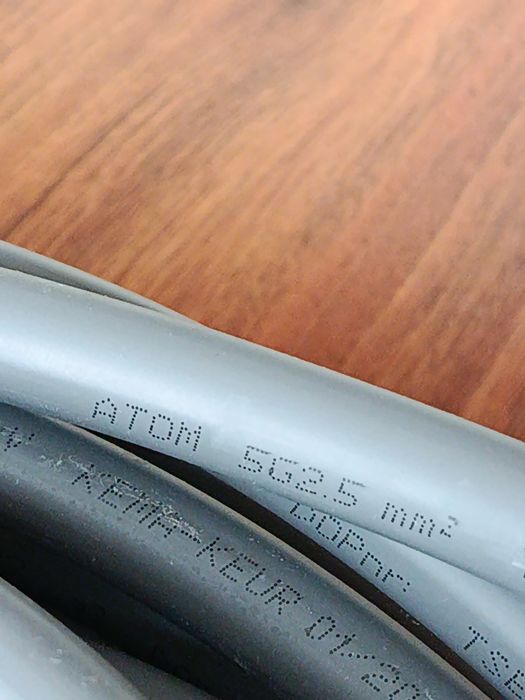 Kabel 5x2.5 milimetra, ±20 m.