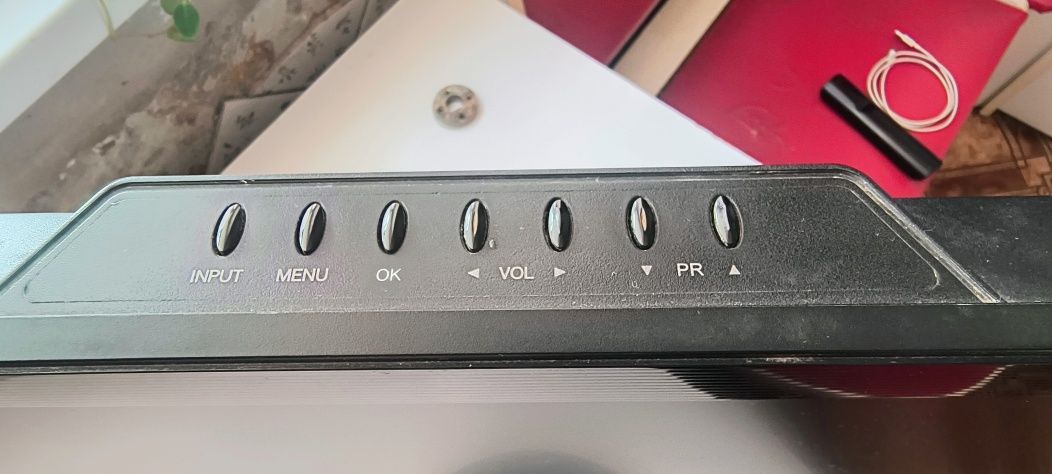 Монитор с ТВ тюнером и звуком. LG flatiron m228wa-bz