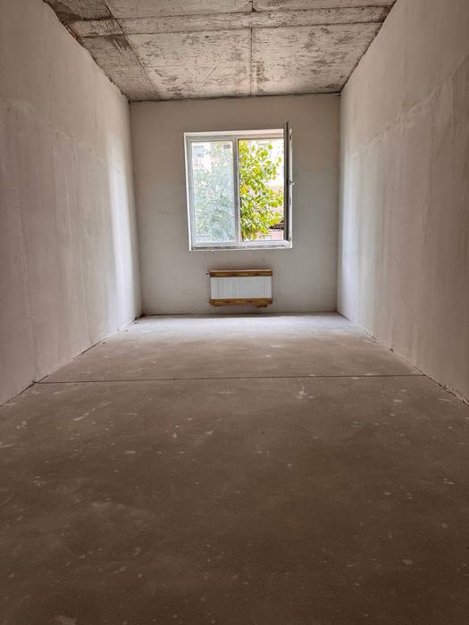 Продам коммерческое фасадное помещение 57 Жемчужина Таирово 1 этаж