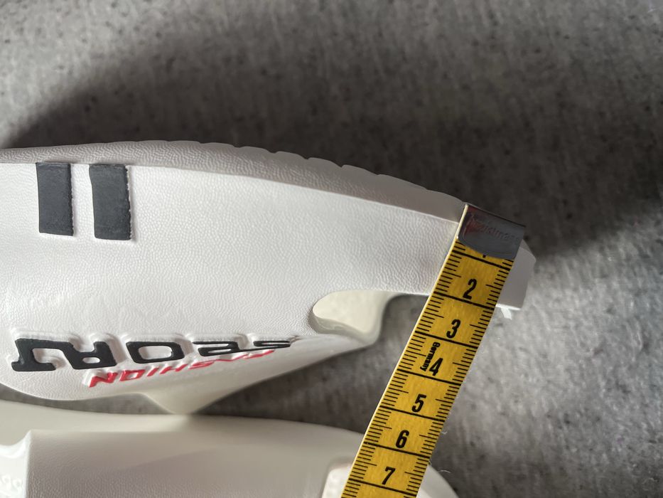 Klapki białe na basen 25,5 cm