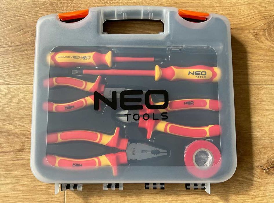 Zestaw szczypiec i wkrętaków 1000 V 7 sztuk NEO TOOLS 01-237
