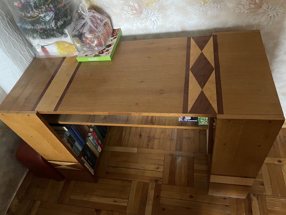 Продам письменный стол времен СССР