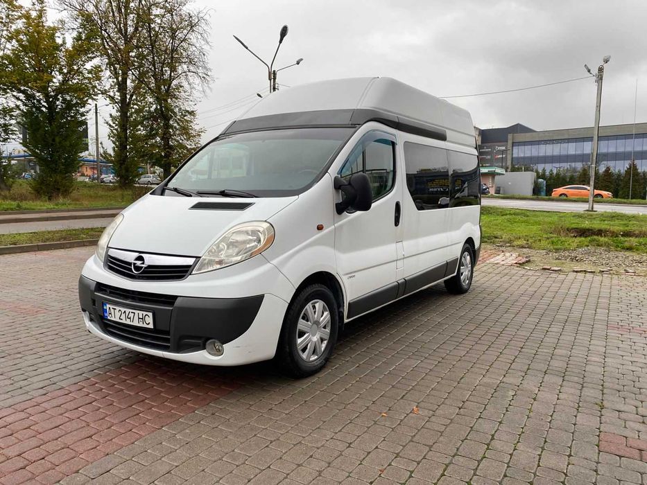 Продаю OPEL VIVARO 2009