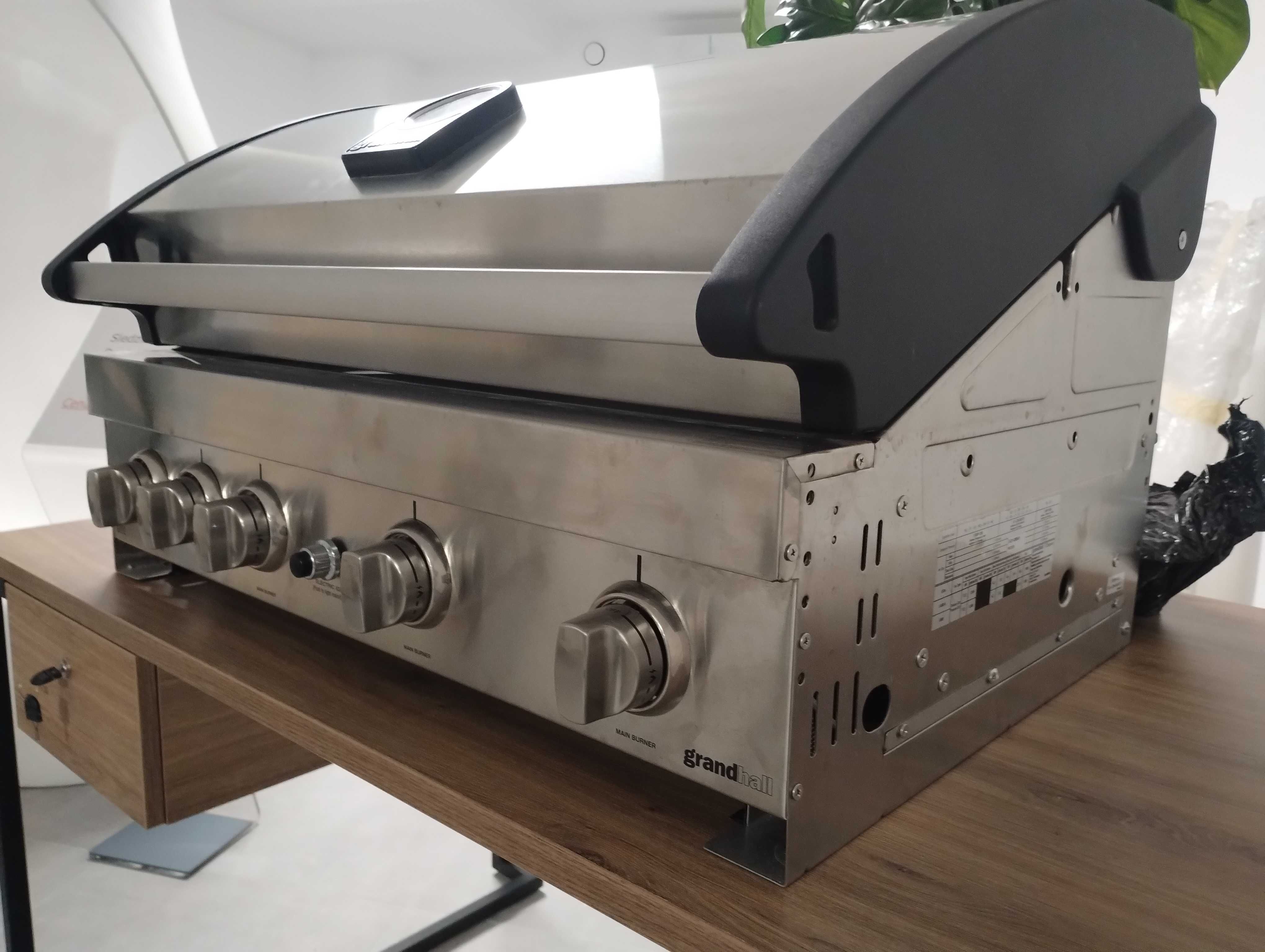 Grill gazowy Grandhall  Elite G4 wbudowany 21,5 kW, 4 palniki