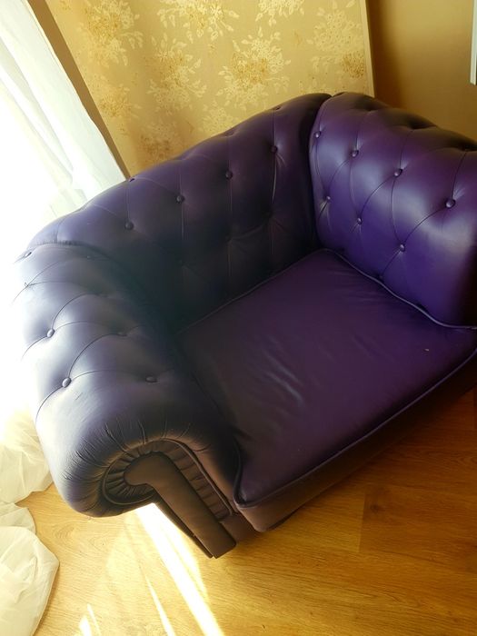 Pakowany fotel skórzany w stylu Chesterfield