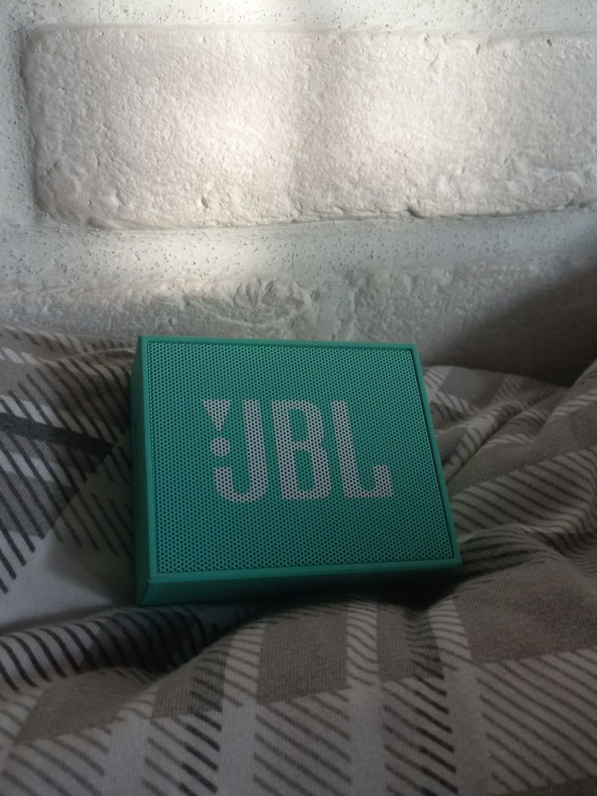 Turkusowy głośnik JBL