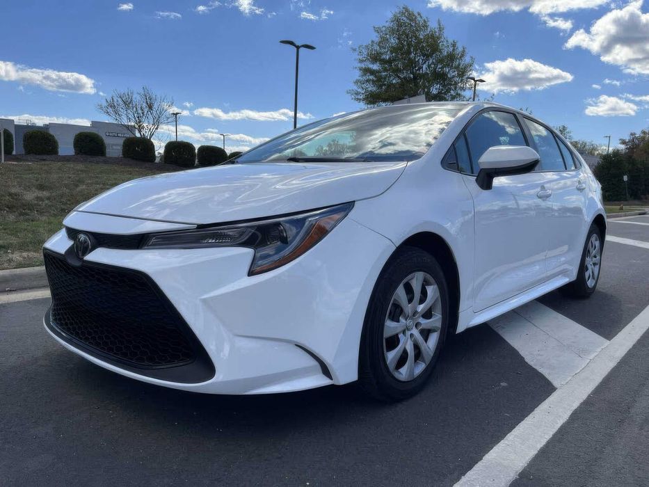 Toyota Corolla LE      2021