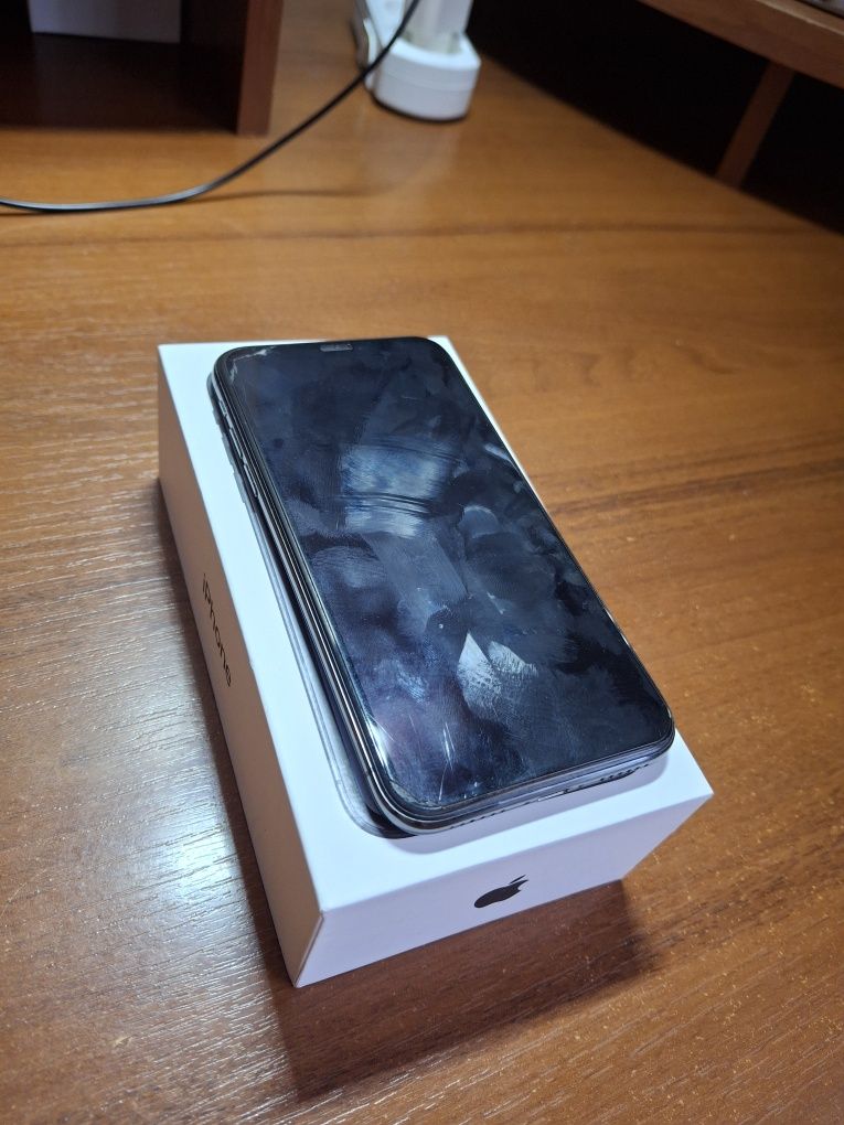 Iphone X, 64 гигабайта