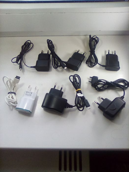 Зарядки до телефонів