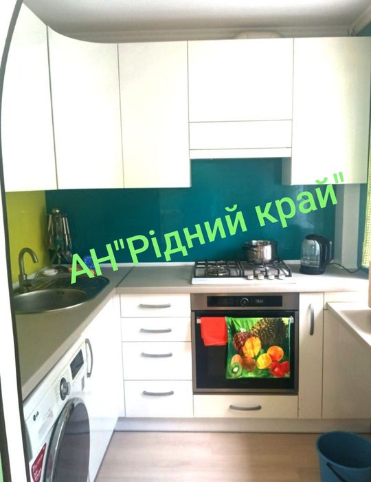 2а кв.з відмінним ремонтом на 2 поверсі .