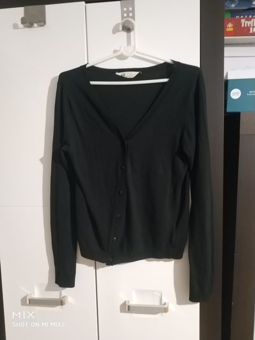 Czarny sweterek damski 170. H&M.