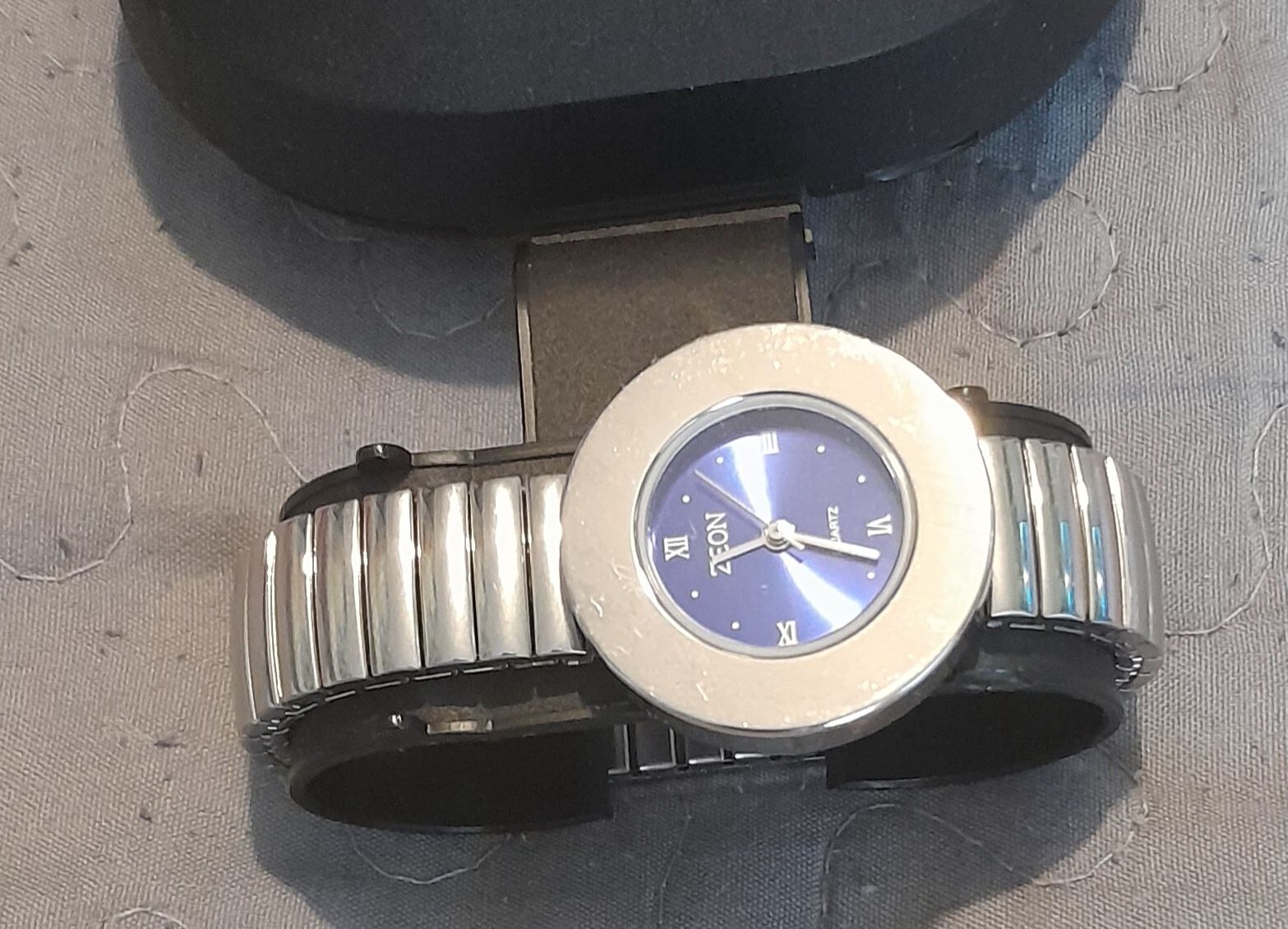 Zegarek  quartz firmy zeon
