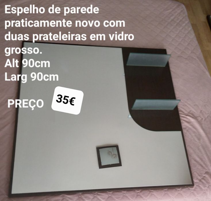 Espelho de parede com duas prateleiras