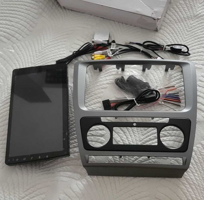 R42 - Auto Rádios Skoda Octavia 08 a 13 RS YIZUN 2013 Junyi 9`android