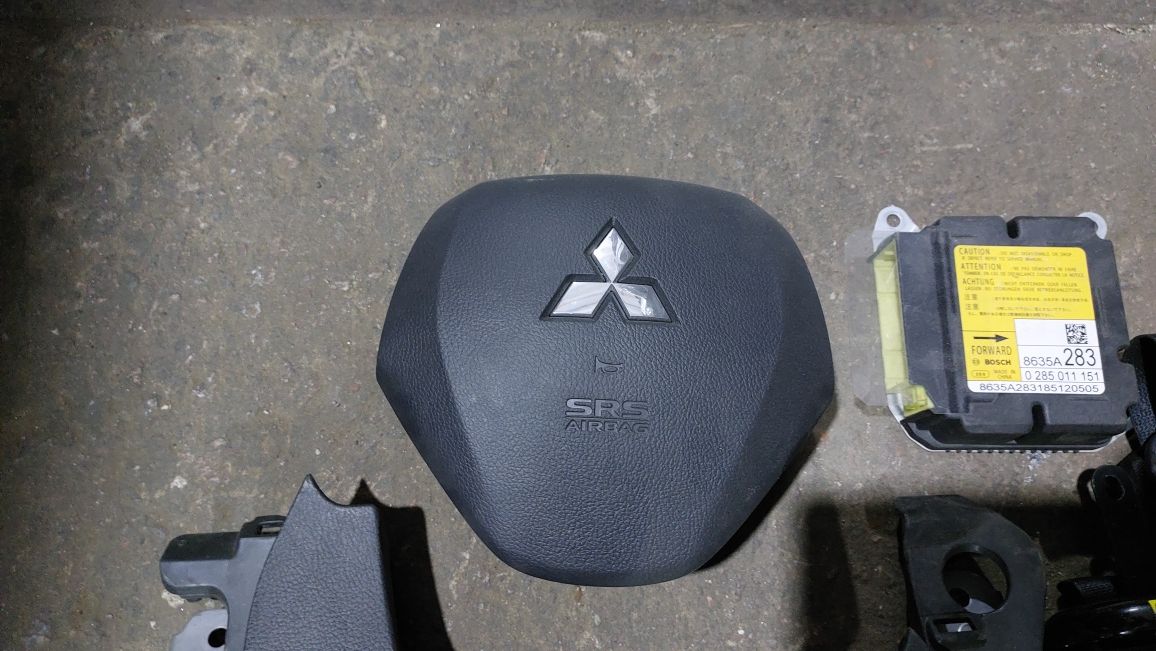 Mitsubishi Outlander 3 airbag подушка безопасности руля колен