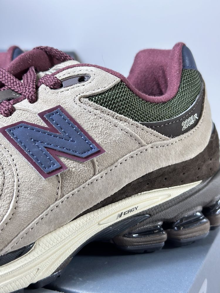 Кросівки New Balance 2002R