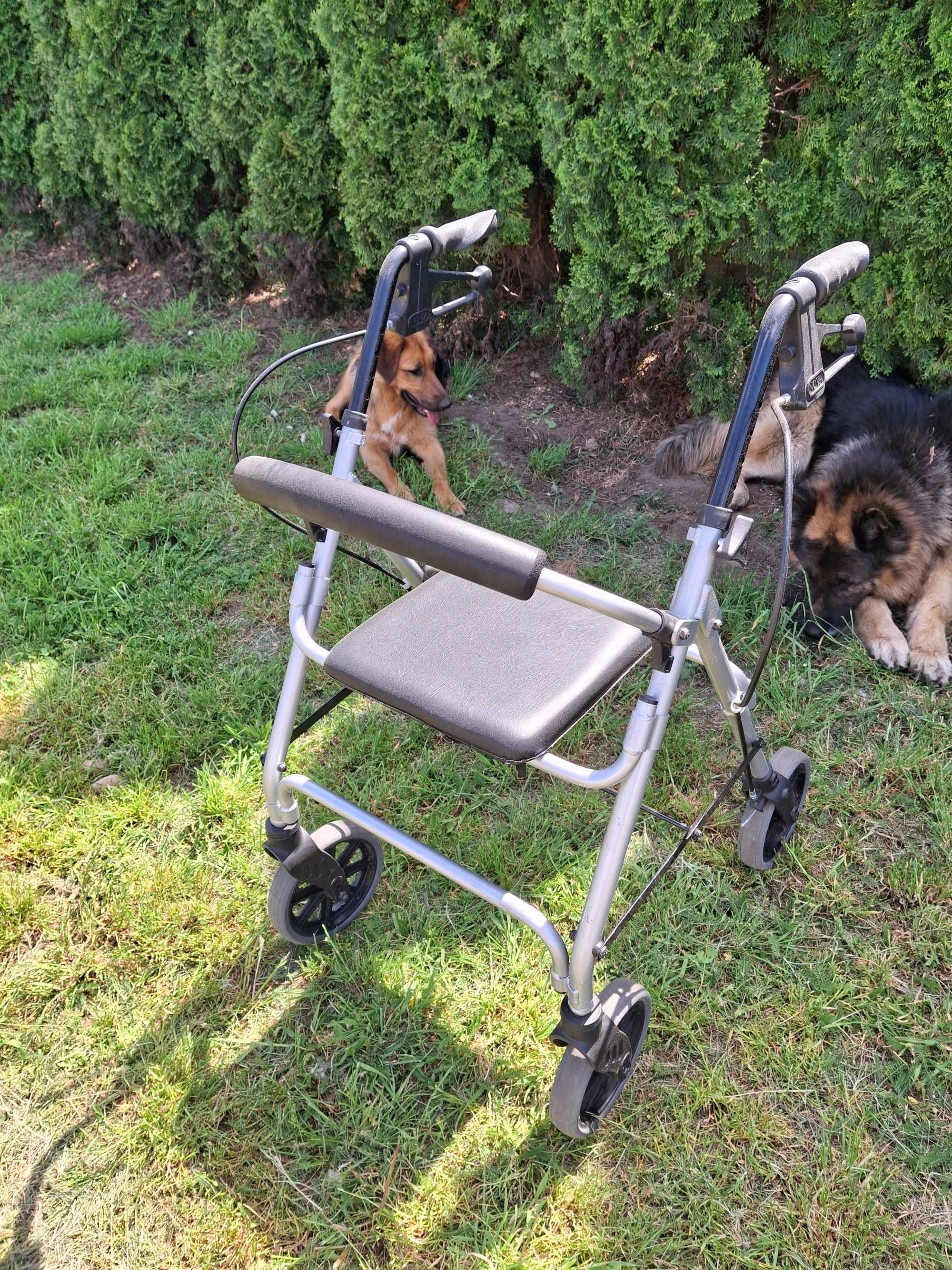 Balkonik aluminiowy DIETZ Rollator Ligero waży tylko 6,5 kg