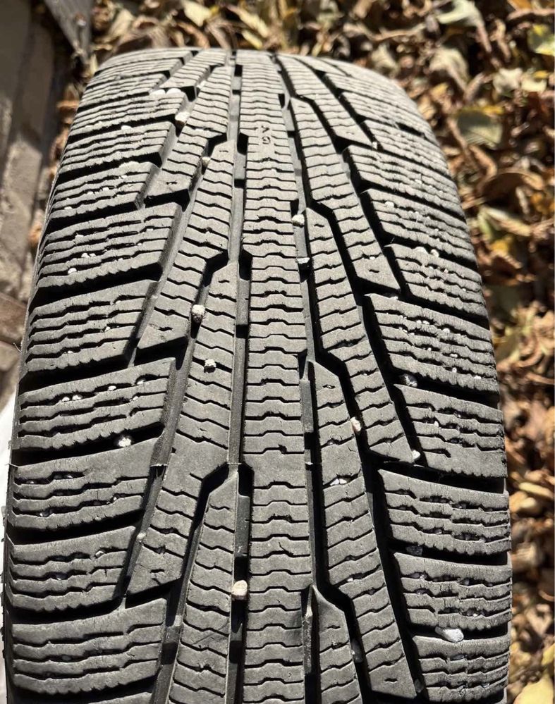 Шини 205 65 15  Nokian Hakkapelita R3