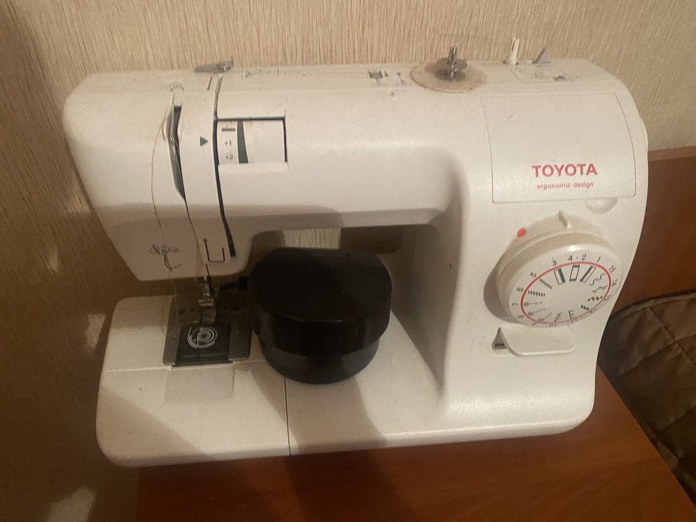 Швейна машинка як нова не користувались TOYOTA ergonomic design
