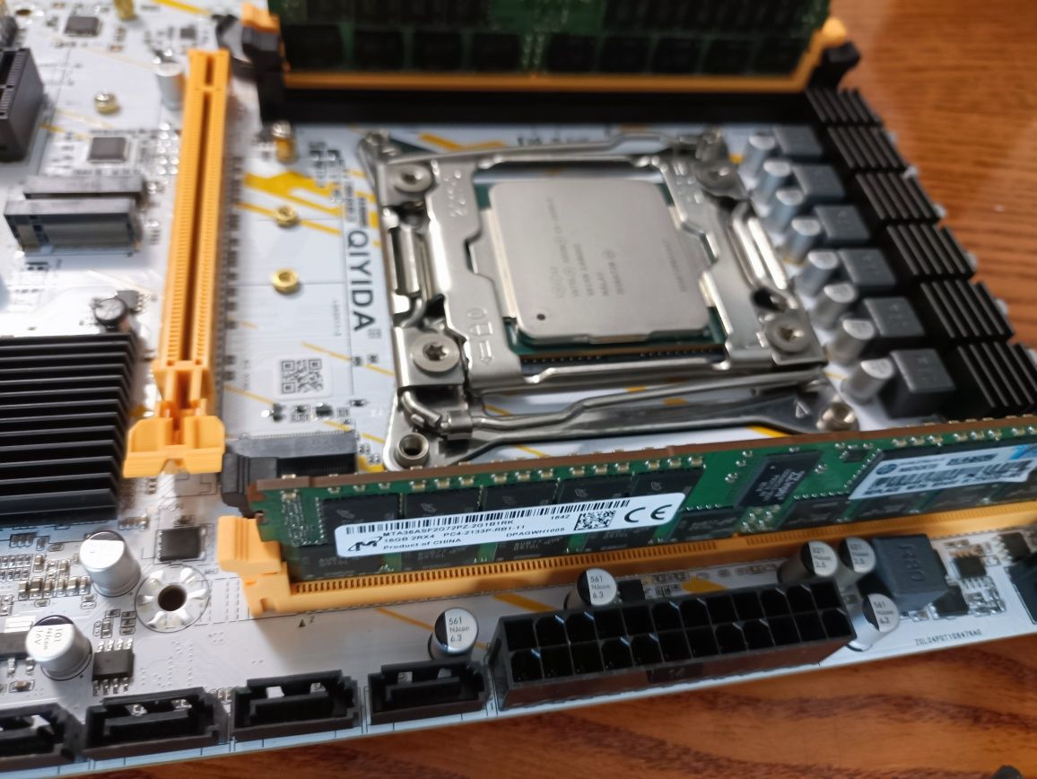 Комплект Qiyida X99 K9S + Xeon E5-2690V3 + 32 Gb DDR4 Micron