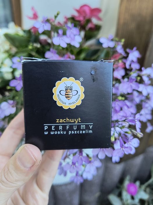 Perfumy w wosku pszczelim Miodowa Mydlarnia