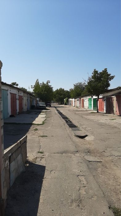 Продам  гараж Автолюбитель кооп на Филатова охрана рядом асфальт
