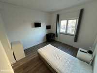 Single room in a 4 bedroom apartment in Pontinha - Room 3