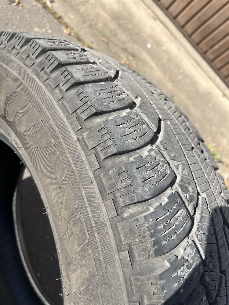 Zestaw opon całorocznych do busa 225/70 R15C Nokian 2020 komplet 4