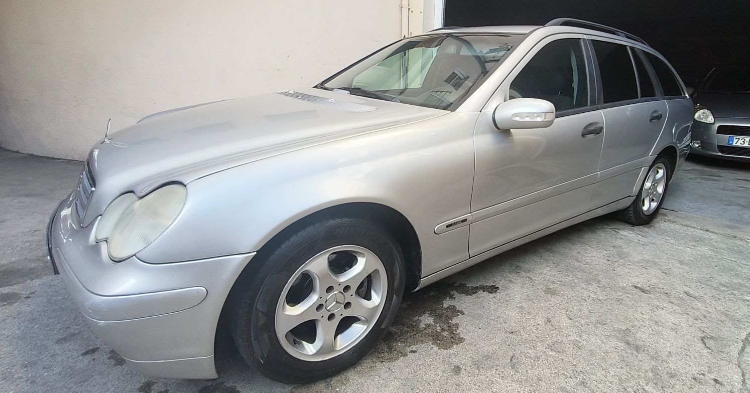 Reservado Mercedes-Benz SW C220cdi excelente estado geral