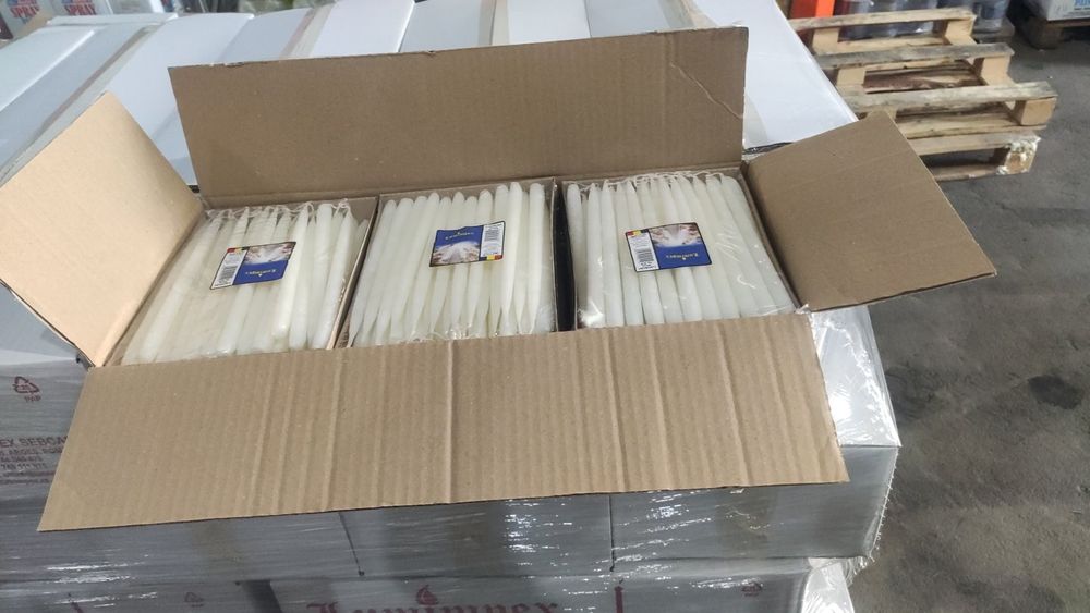 Свічка парафінова