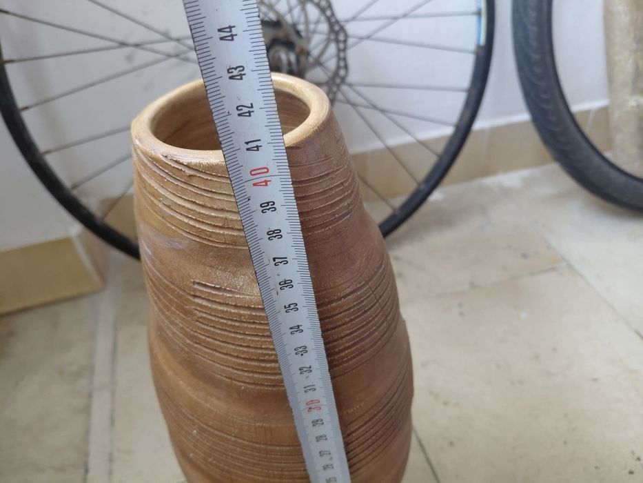 Jarra para flores em bom estado geral