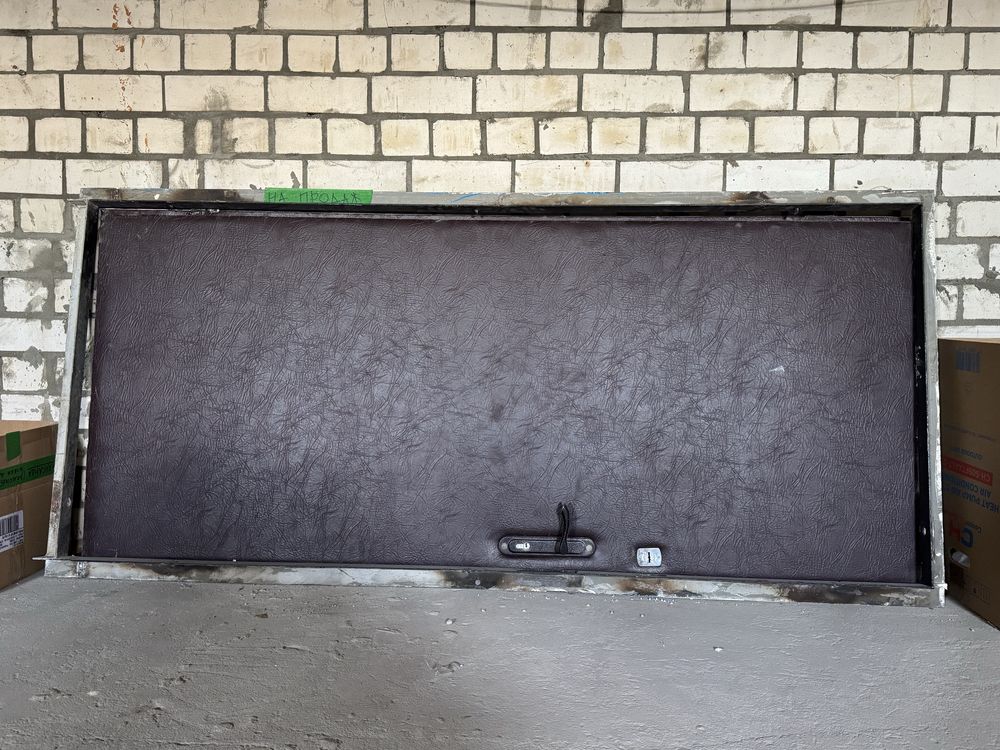 Продам вхідні бронедвері