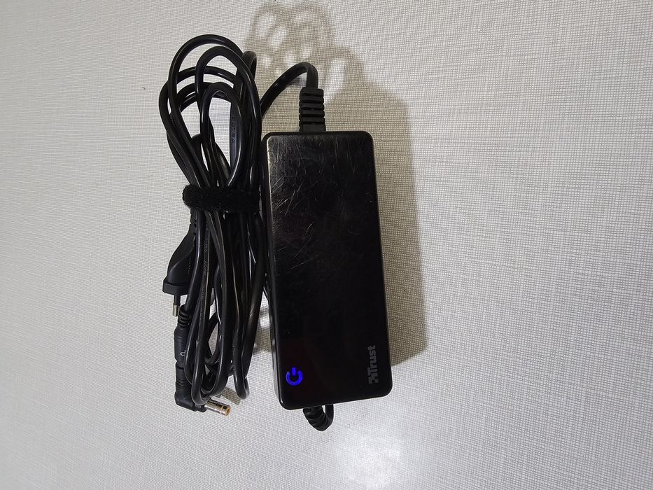 Блок питания/зарядное Trust 15-19,5V для ноутбука