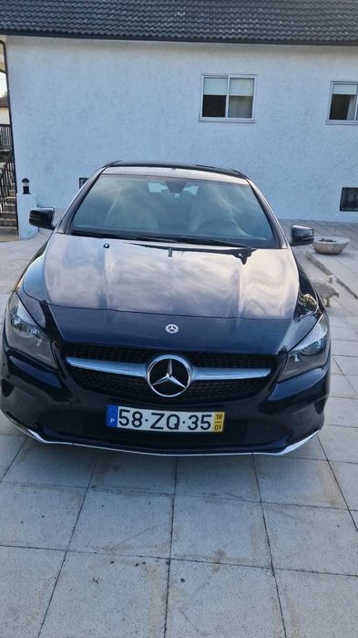 Vendo CLA carro de garagem tudo em ordem.