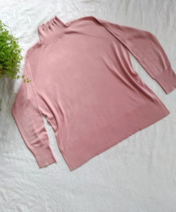 Новий натуральний светр  ZARA принт пильна троянда UK 14-16 EUR 42-44