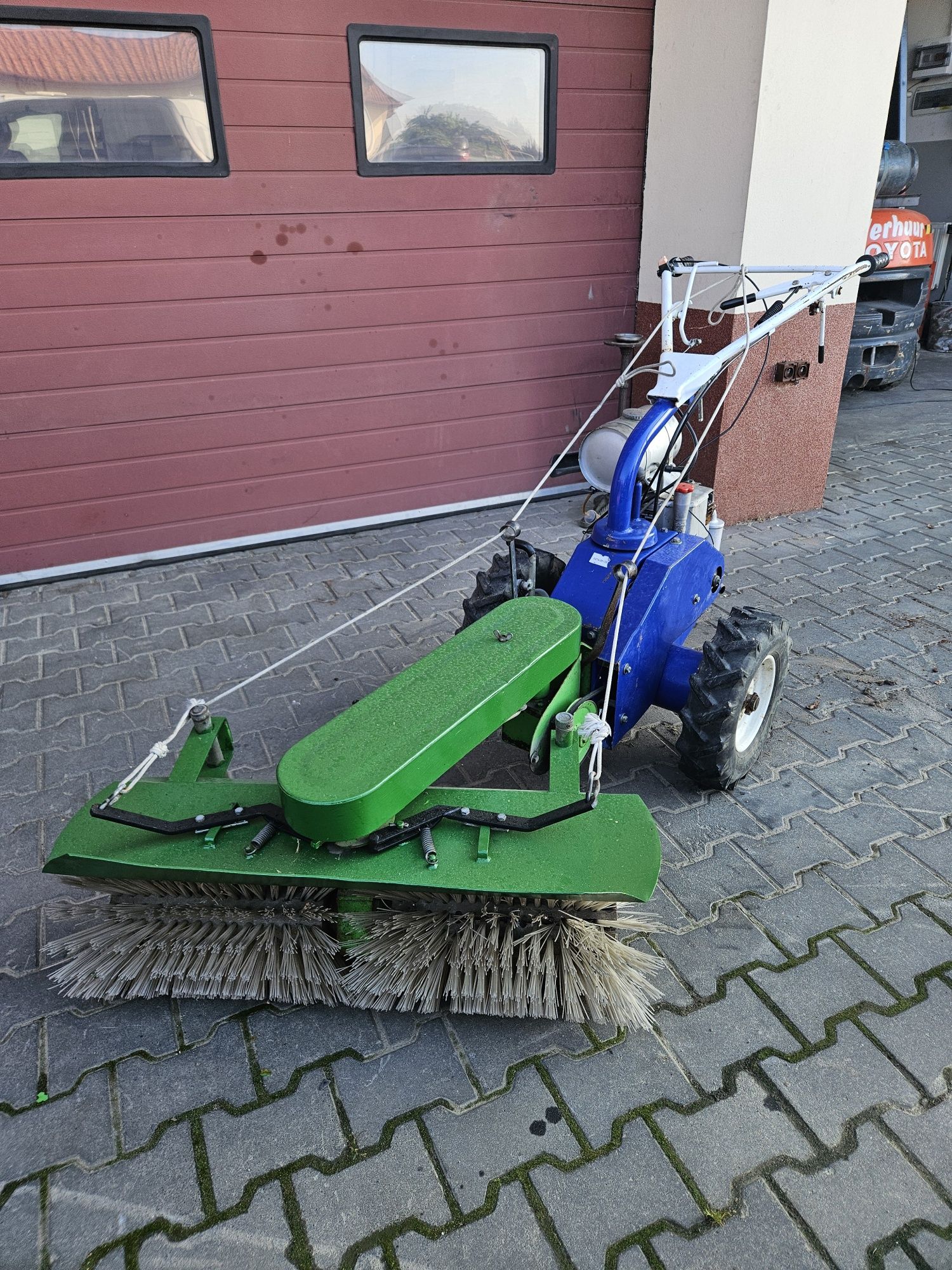 Zamiatarka spalinowa Tielbürger T77