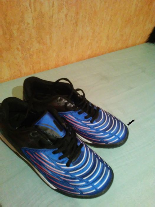 buty  sportowe,NOWE, turfy z odblaskami- DUNNES ( 37-38)