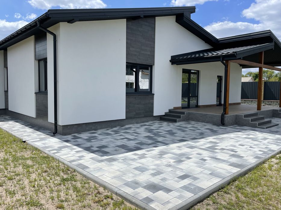 Продам будинок на Спартака біля Дендропарку.