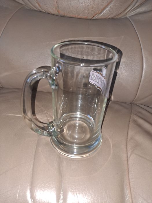 Nowy szklany kufel,kufelek do piwa. Pojemność 0,5 litra.