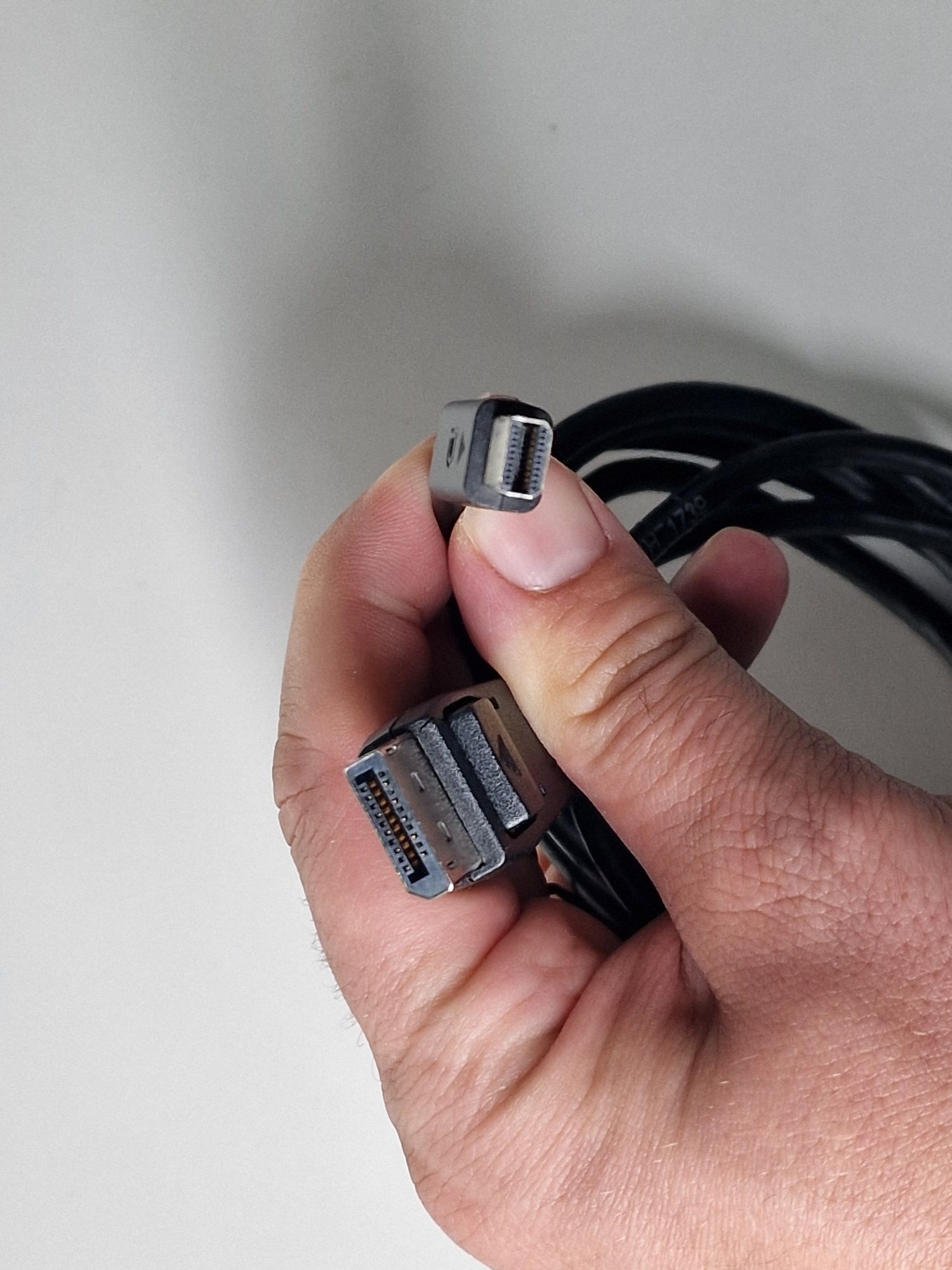 Kabel display port-mini displayport, przejściówka, koncentrator