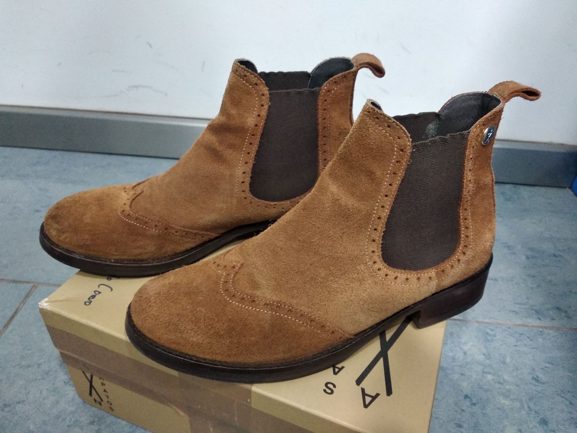 Botins de Pele 36