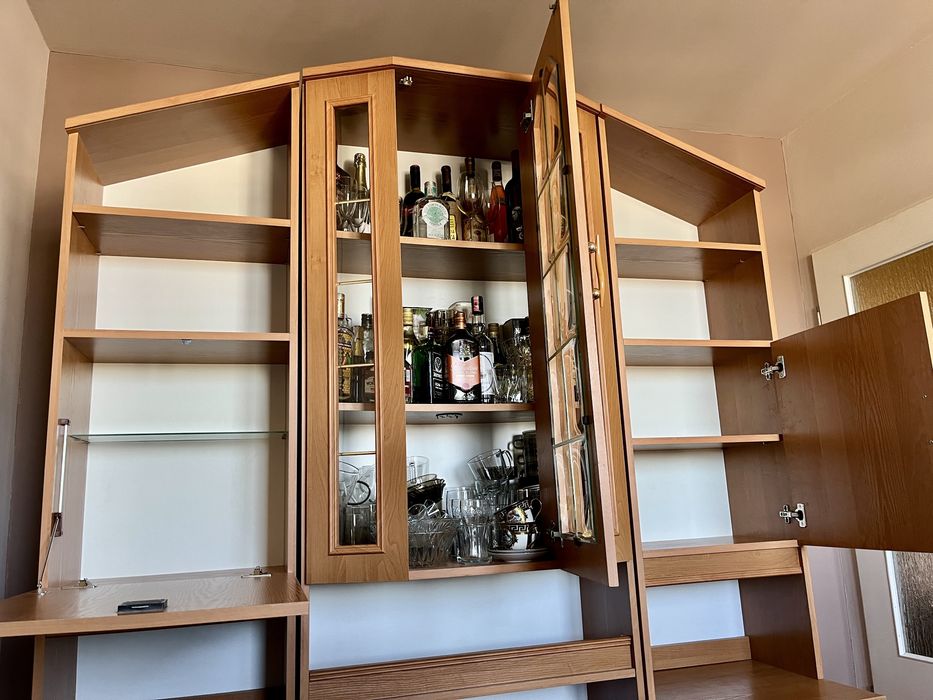 Elegancka meblościanka szafka barek komoda