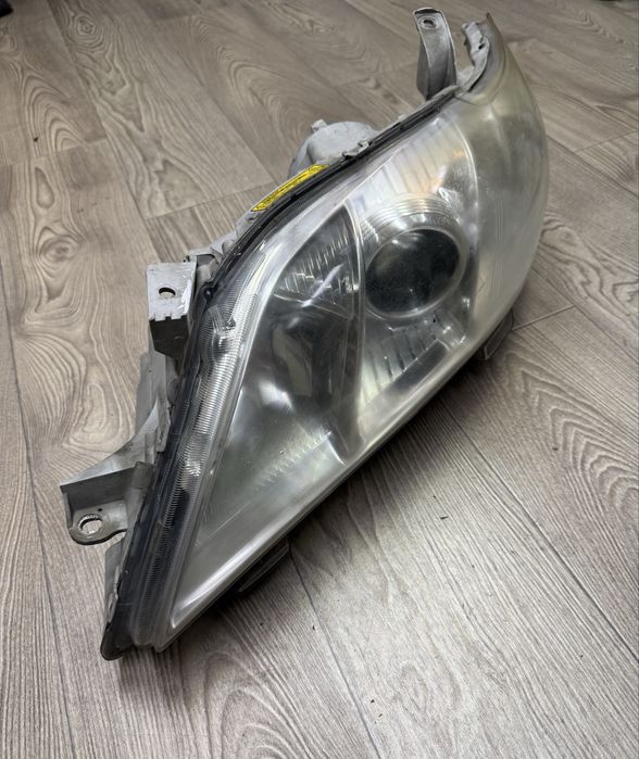 Фара передня ліва Toyota camry 40 ксенон