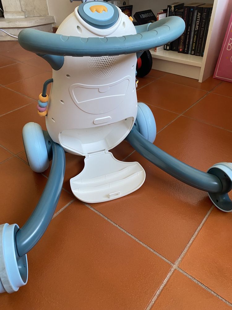 Andador kübus com mala para guardar brinquedos