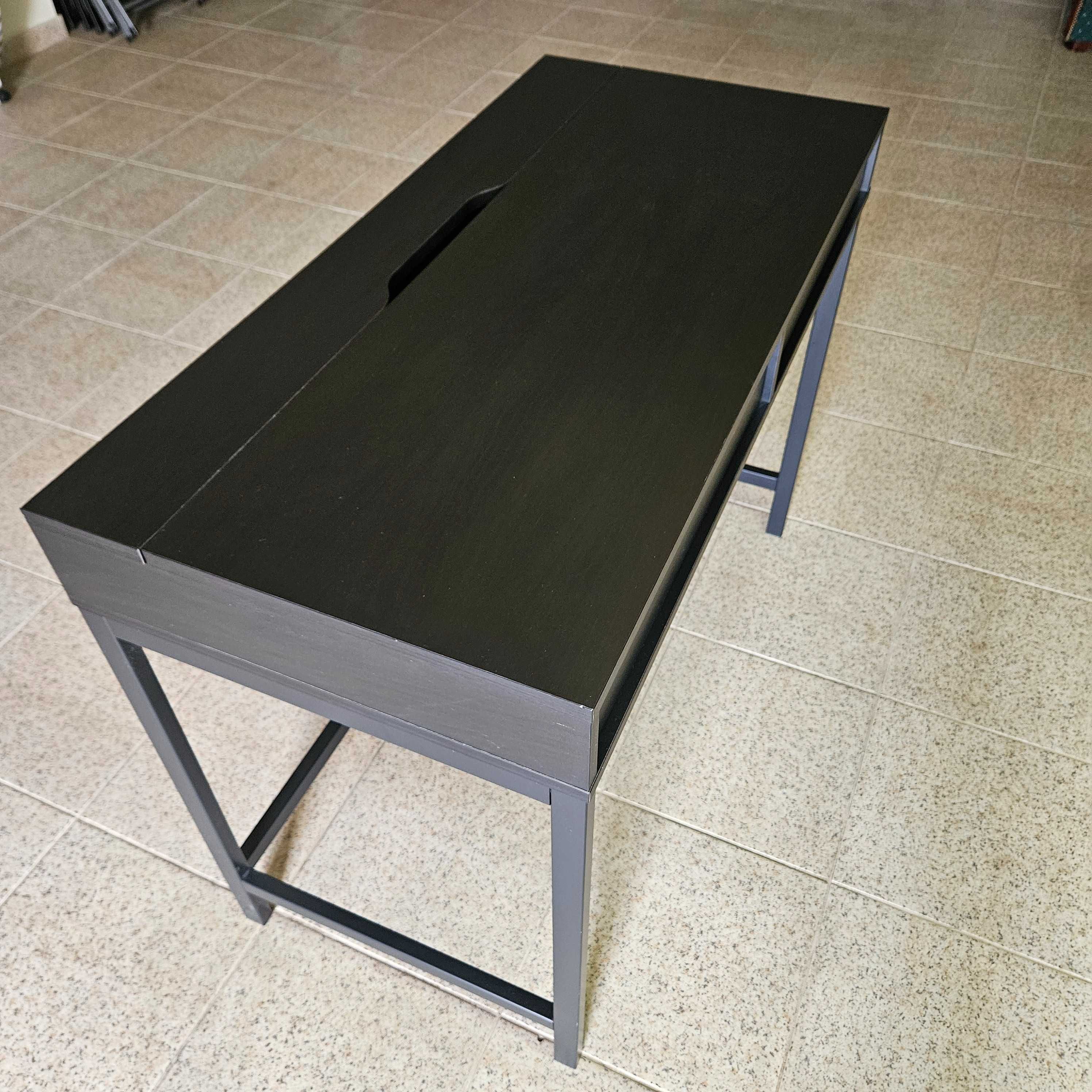Secretária IKEA Alex