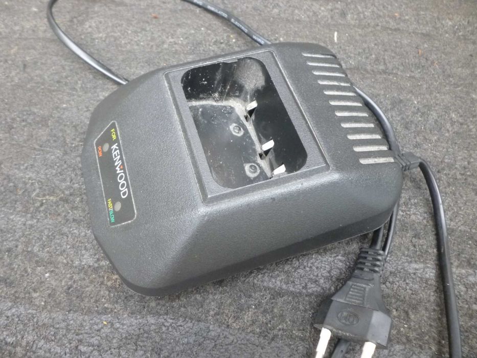 Kenwood KSC-16  зарядний пристрій