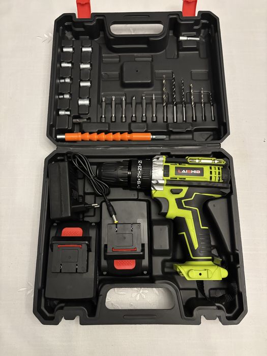 Aparafusadeira / furadeira a bateria  ( nova )