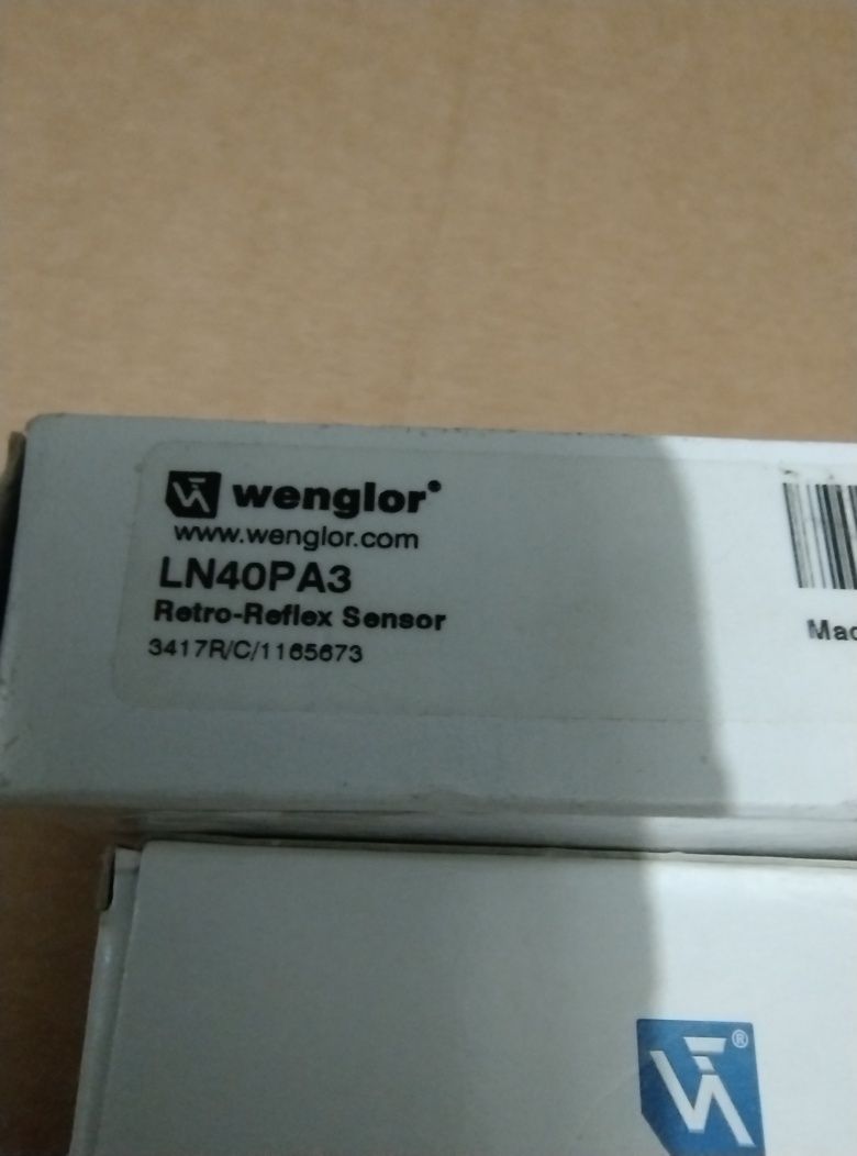 Wenglor czujnik refleksyjny optyczny LN40PA3