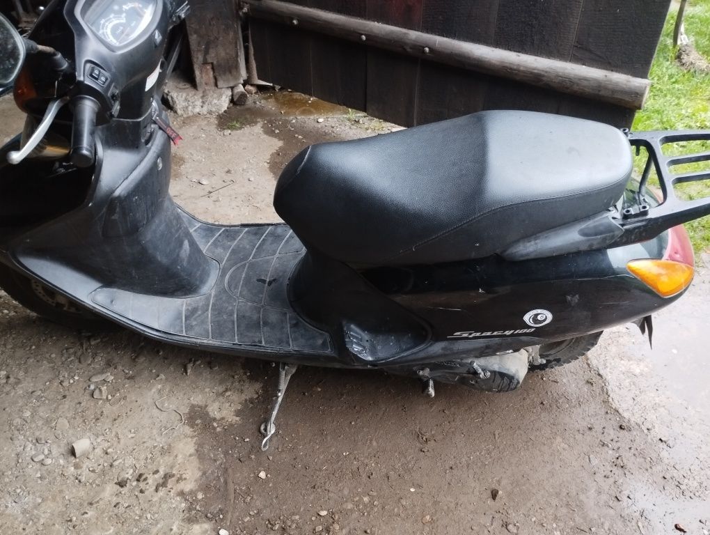 Мопед  Хонда 100  і SH150 4 тактний зареєстровані.