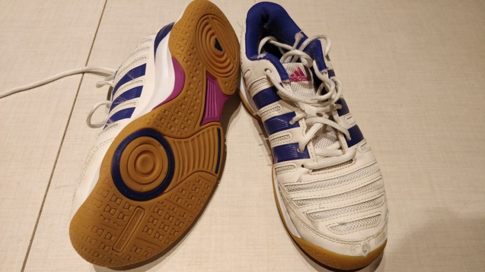 Juniorski buty squash / hala firmy adidas rozmiar - 37 1/3